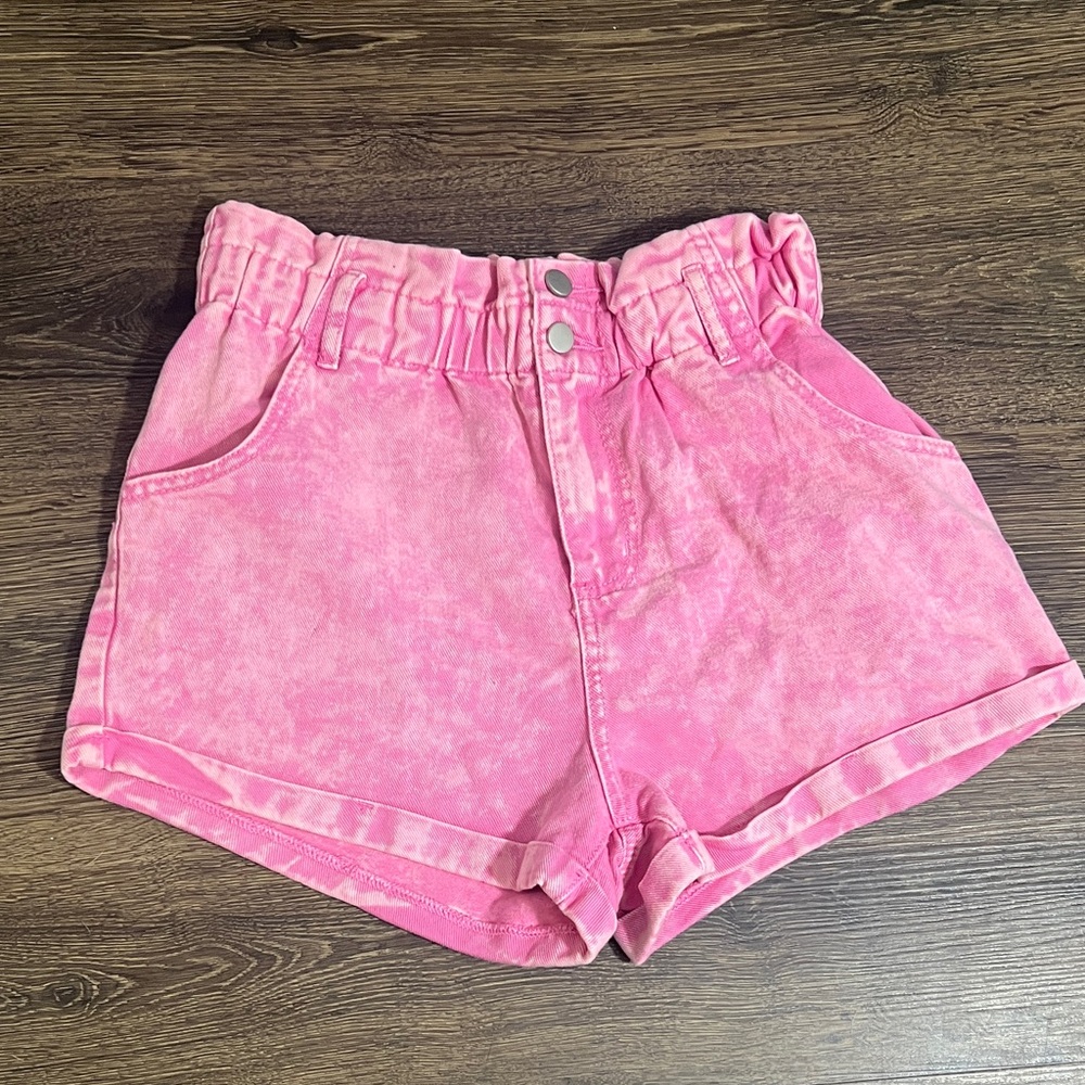 Impression medium- Pink High-Waisted Denim Shorts